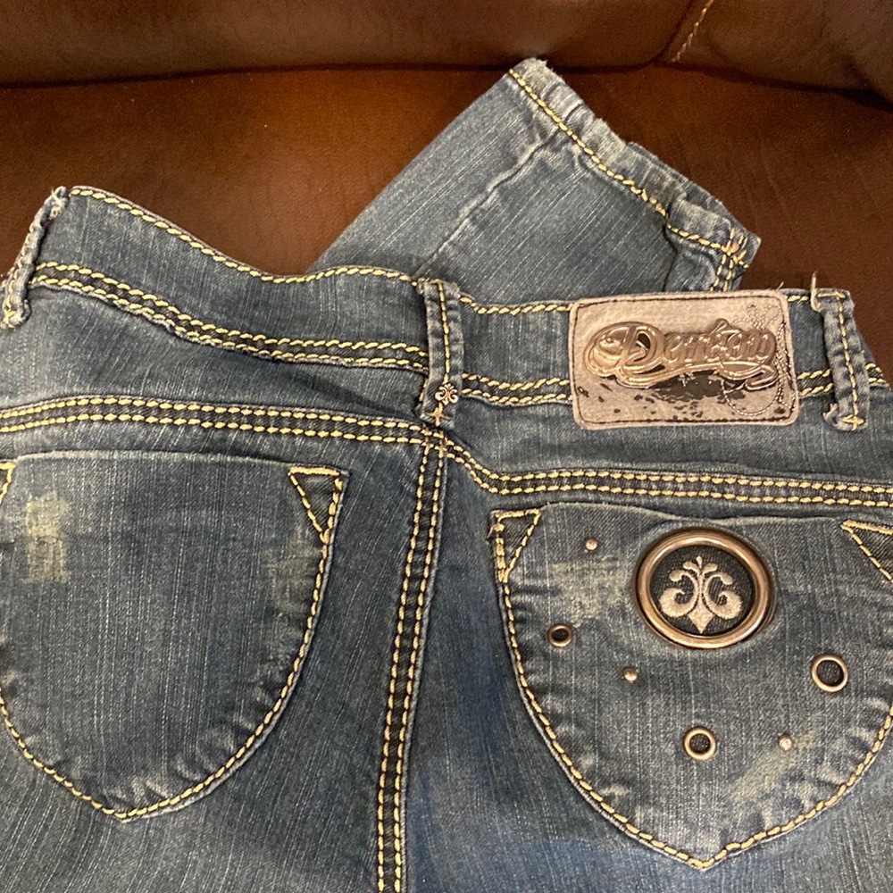 Dereon brand jeans size 7. Really nice jeans